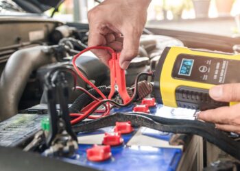 Battery-chargers-vehicle-maintenance