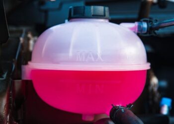 Coolant-flush-kits-engine-maintenance
