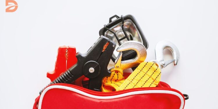 Emergency-car-kits-roadside-essentials