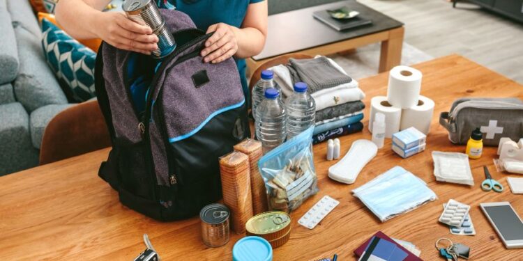 Emergency-car-kits-roadside-safety