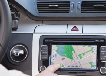 GPS-navigation-devices-driving-tech