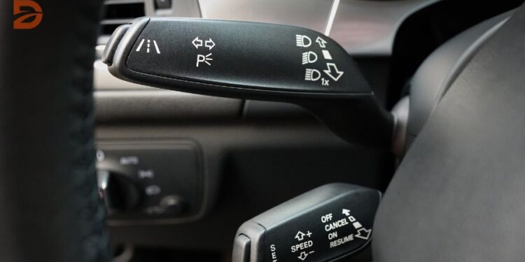Lane-departure-warning-vehicle-safety-tech