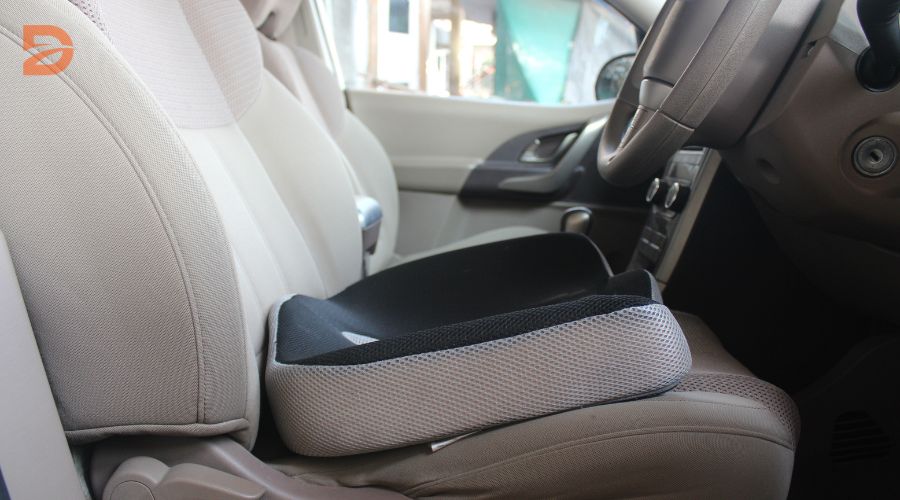 Lumbar-support-cushions-driving-comfort