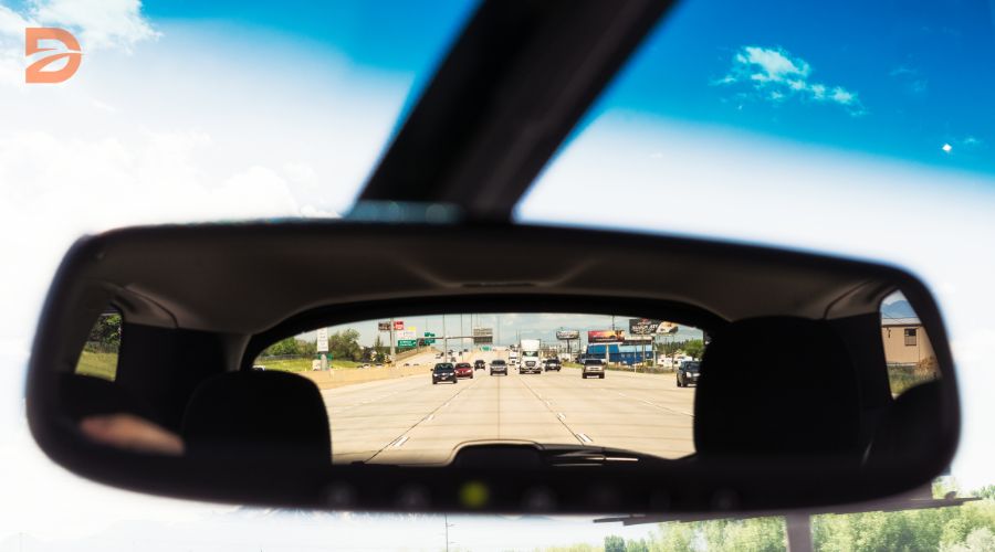 Rearview-mirror-gadgets-added-features