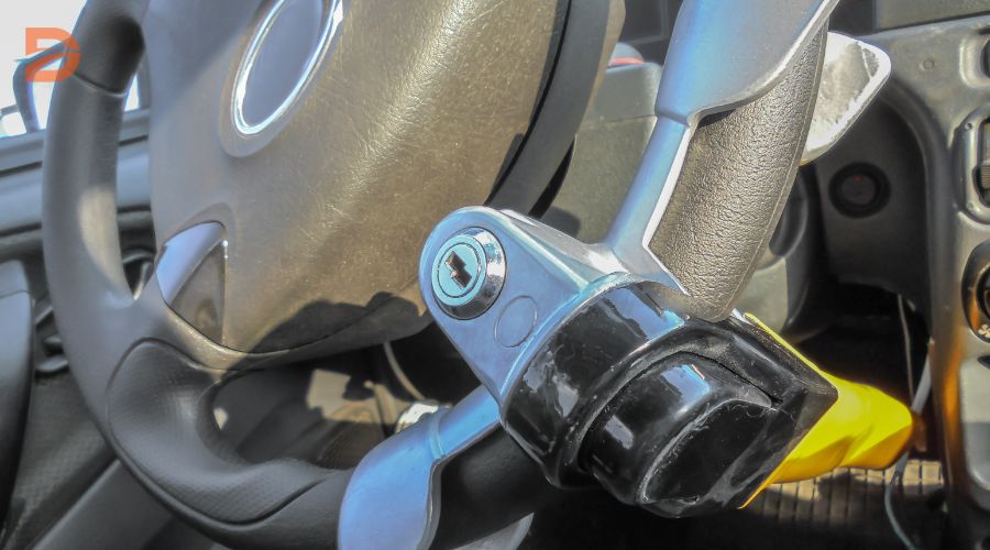 Steering-wheel-locks-vehicle-security